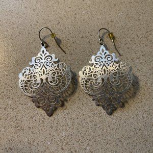 Silver lace dangly earrings